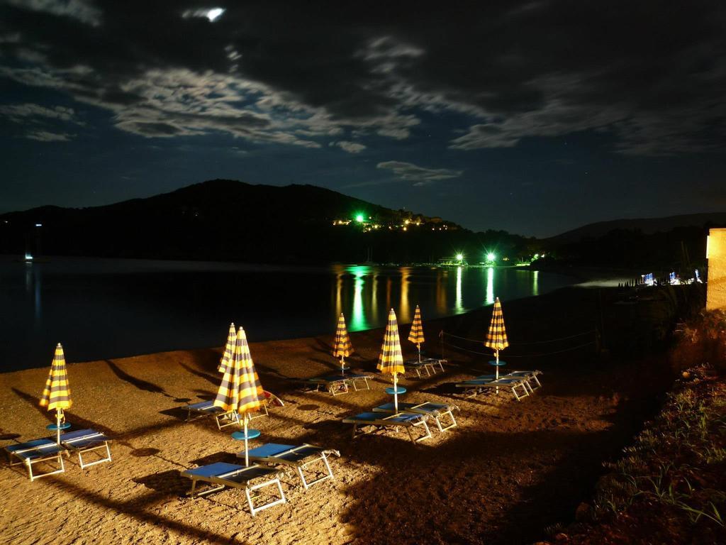 Casa Del Golfo Aparthotel Лакона Екстериор снимка