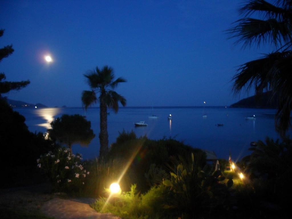 Casa Del Golfo Aparthotel Лакона Екстериор снимка