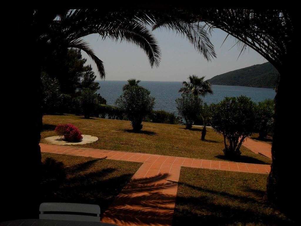 Casa Del Golfo Aparthotel Лакона Екстериор снимка