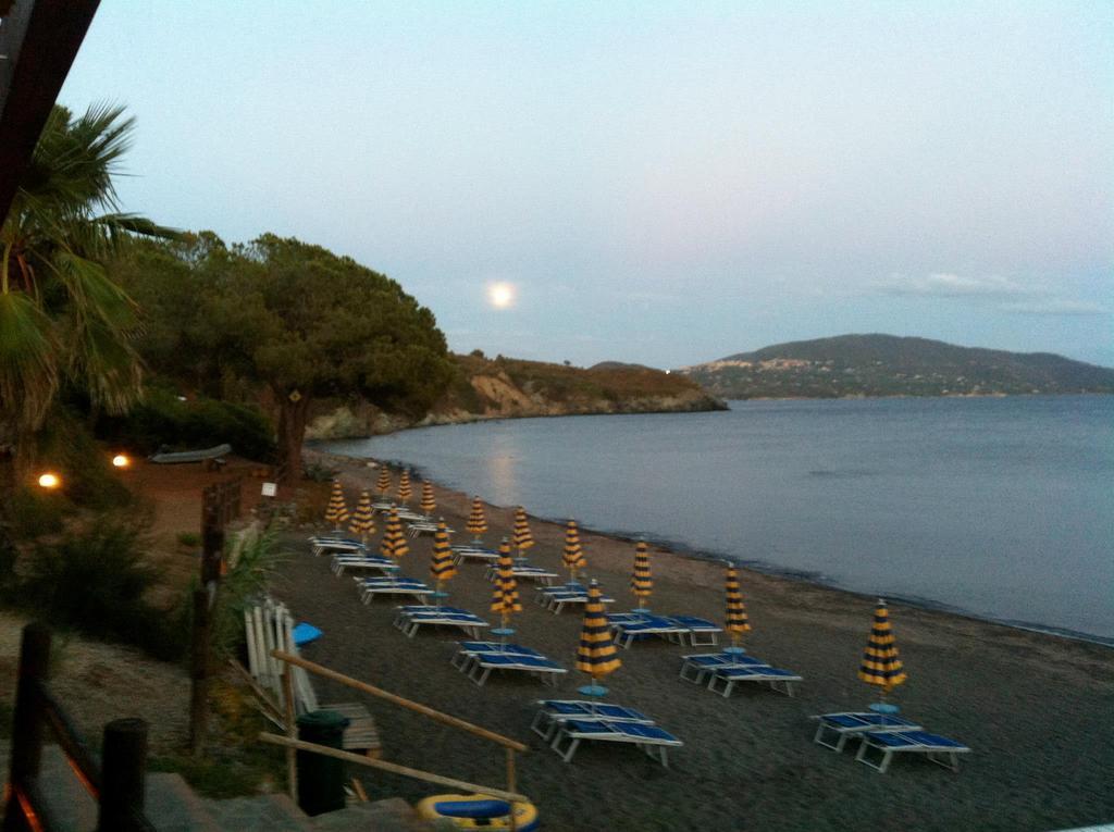 Casa Del Golfo Aparthotel Лакона Екстериор снимка