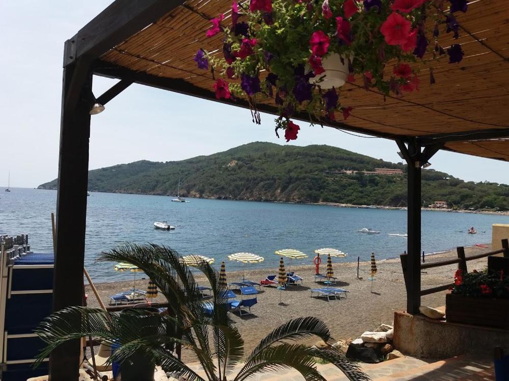 Casa Del Golfo Aparthotel Лакона Екстериор снимка