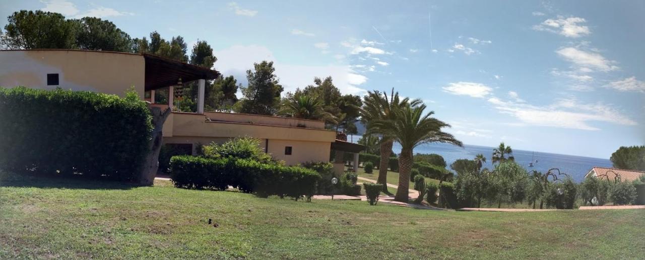 Casa Del Golfo Aparthotel Лакона Екстериор снимка