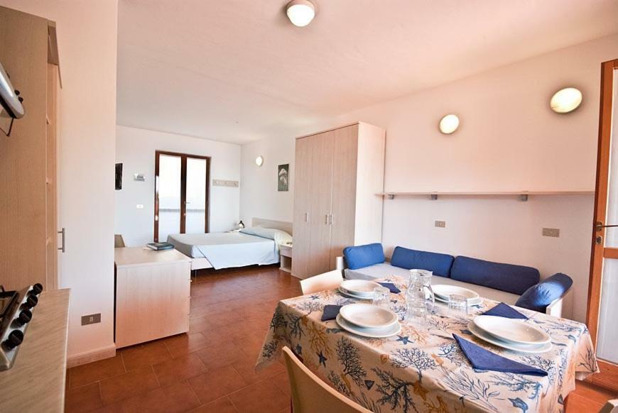Casa Del Golfo Aparthotel Лакона Екстериор снимка