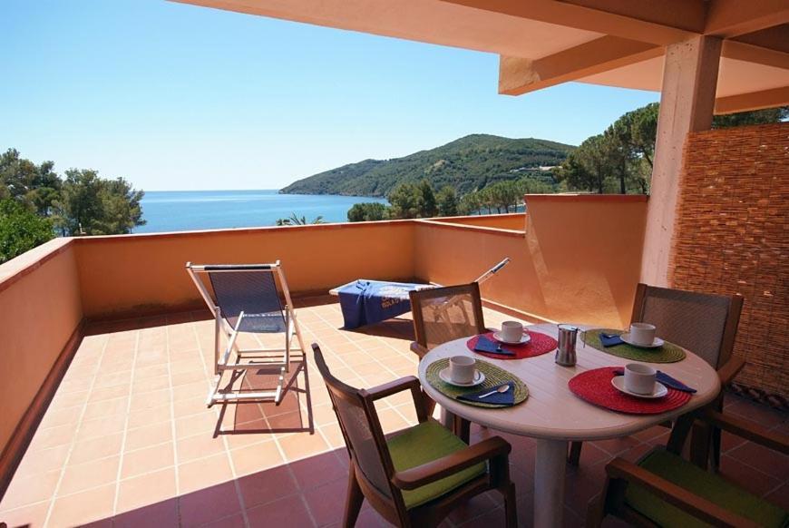 Casa Del Golfo Aparthotel Лакона Екстериор снимка