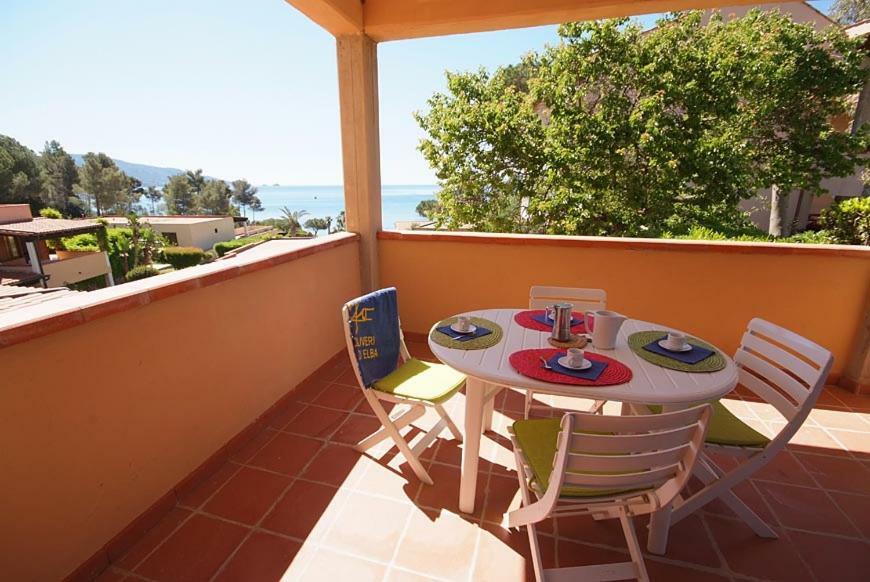 Casa Del Golfo Aparthotel Лакона Екстериор снимка