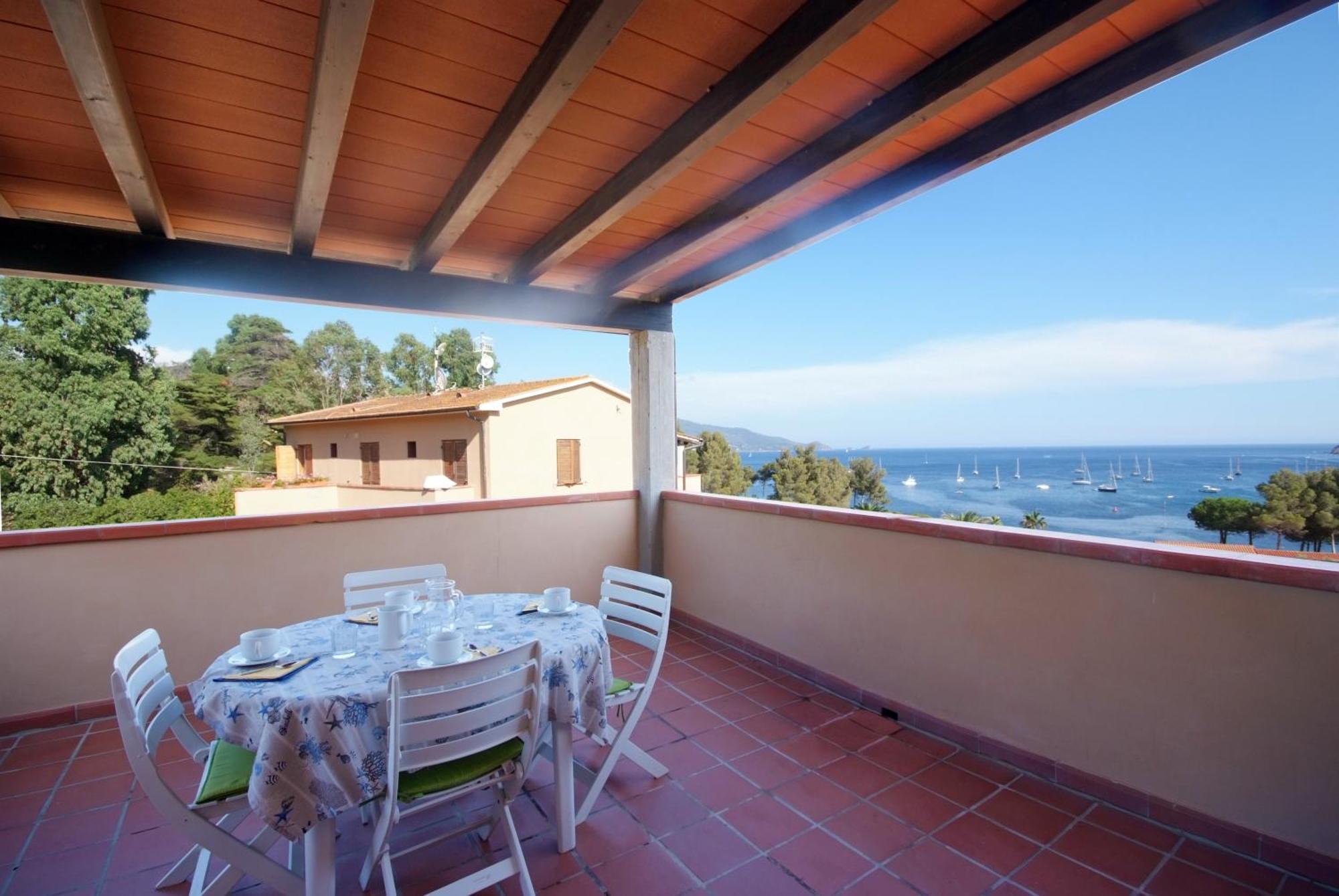 Casa Del Golfo Aparthotel Лакона Екстериор снимка