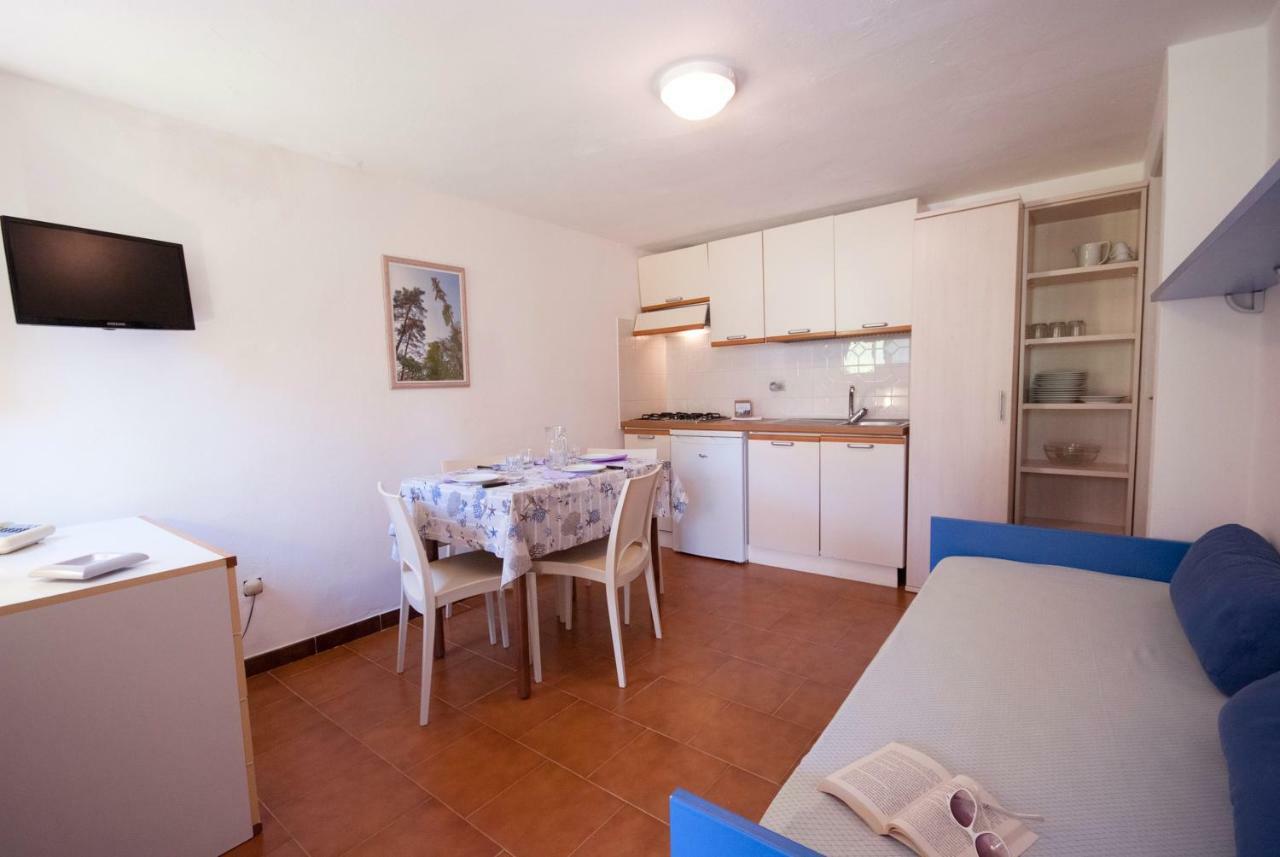 Casa Del Golfo Aparthotel Лакона Екстериор снимка